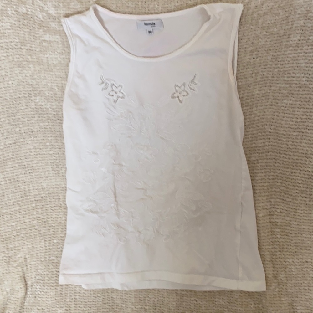 Darling women’s white embroidery tank top